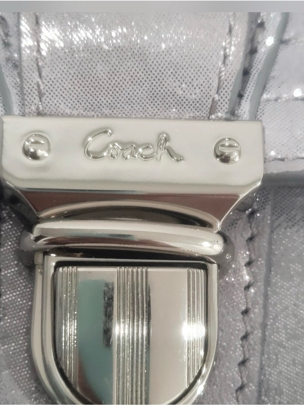 Coach Poppy Layla shimmery leather shoulder bag with a push-lock closure. - Picture 3 of 13